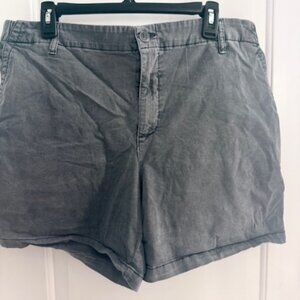 Old Navy Grey (Panther) Size XL 3" Inseam High Rise OG Easy Chino Shorts
